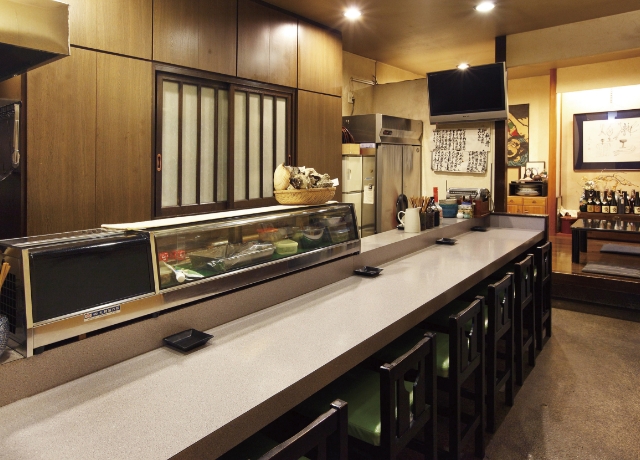 居酒屋 はな」店内